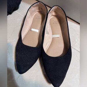 Black Toe Pointed Flats